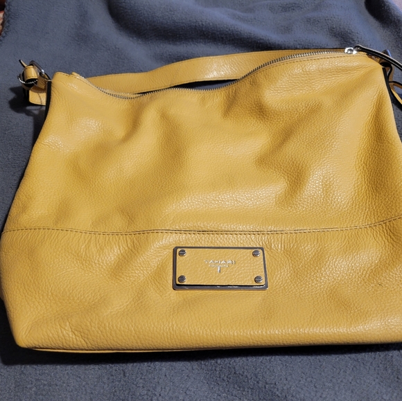 Tahari leather handbag - Picture 3 of 8
